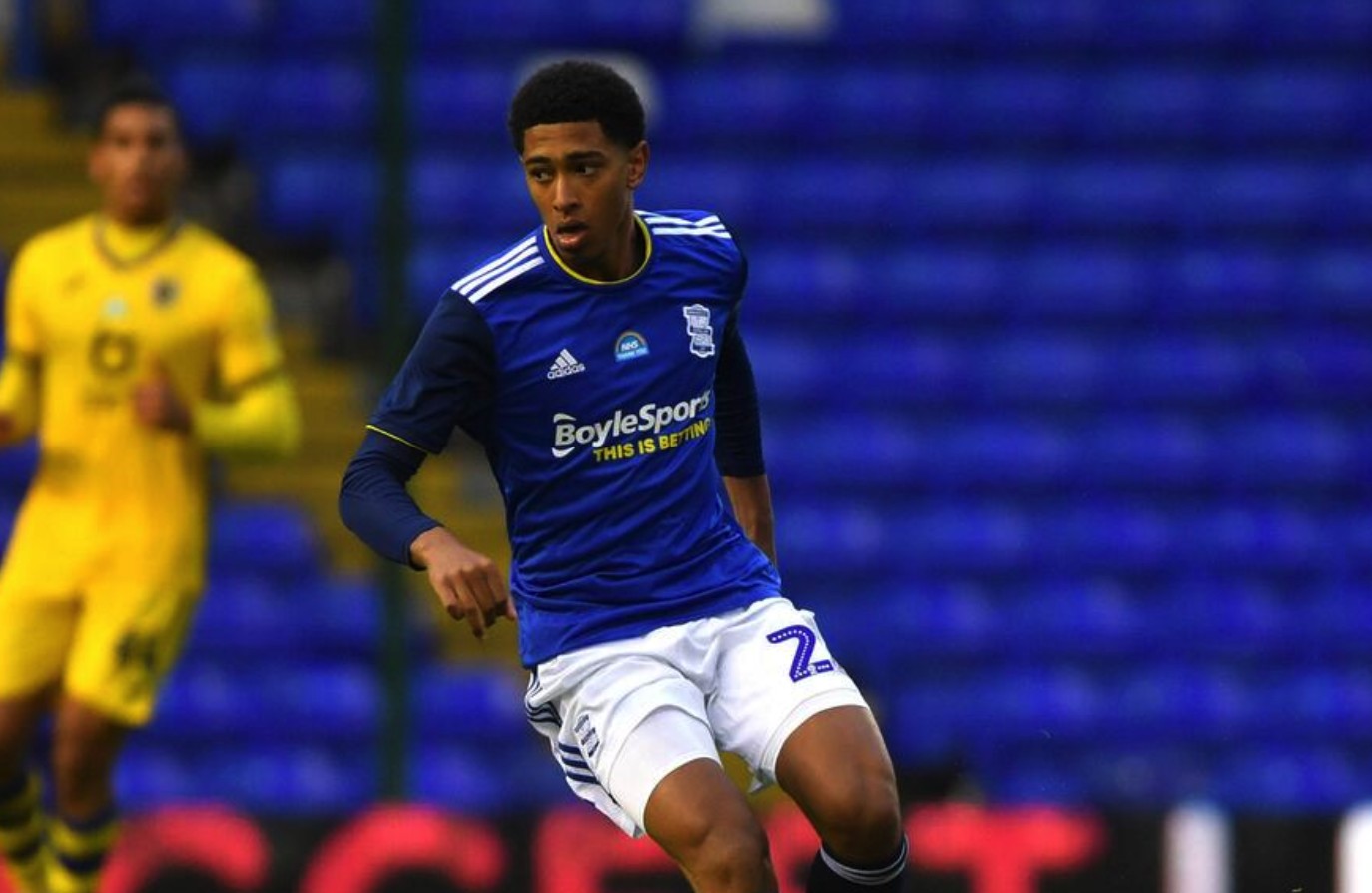 图片报：于帕梅卡诺向拜仁要2000万欧年薪+2000万签字费（《图片报》：于帕梅卡诺向拜仁索要2000万欧元年薪及2000万欧元签字费）