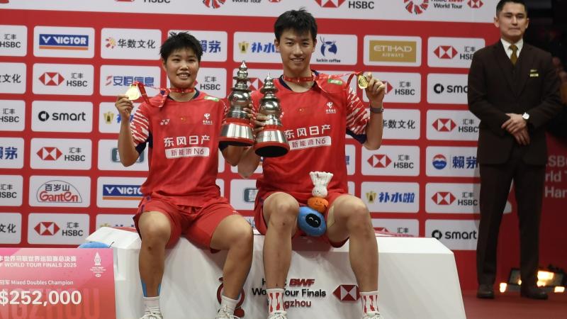 阿森纳3-1拜仁破其不败金身，马杜埃凯首球诺伊尔失误送礼（阿森纳3-1击退拜仁终结不败，马杜埃凯斩首球诺伊尔失误送大礼）