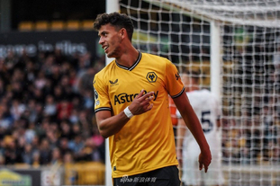 中超：北京国安客场2-1逆转上海申花（中超战报：北京国安客场2比1逆转上海申花）