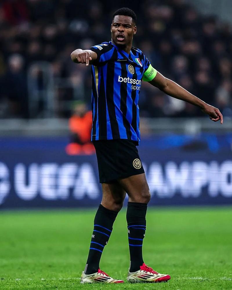 2-2战平切尔西，卡拉巴赫首次在欧战对阵英格兰球队拿分