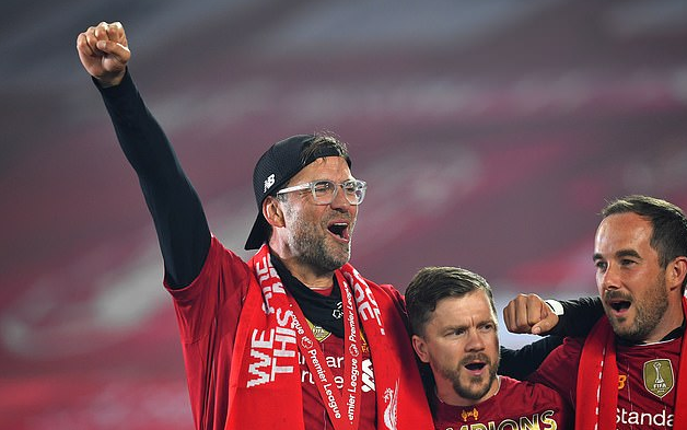 记者：多特对贝壳标价2500万-3000万欧，否则宁可其自由转会（记者：多特为贝壳要价2500万-3000万欧，不达价宁让其自由离队）