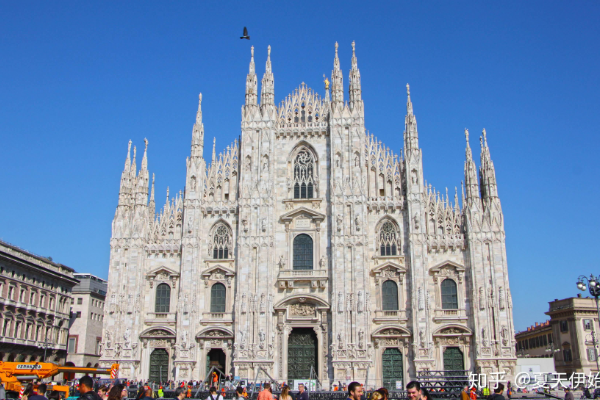 科莫2-0萨索洛连续12场不败，莫雷诺破门，尼科-帕斯献助攻（科莫2-0击退萨索洛豪取12场不败，莫雷诺破门，尼科-帕斯送助攻）