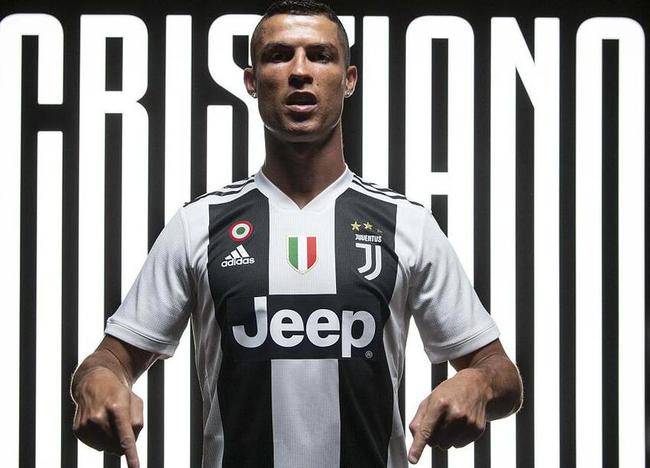 库里三分爆炸连中八球点燃全场（库里三分手感炸裂，连飙8记引爆全场）