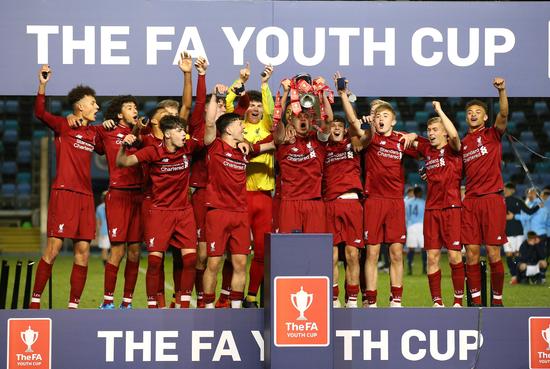 拜仁慕尼黑迎战里斯本竞技：欧冠小组赛终极对决（欧冠小组赛焦点战：拜仁慕尼黑对阵里斯本竞技）