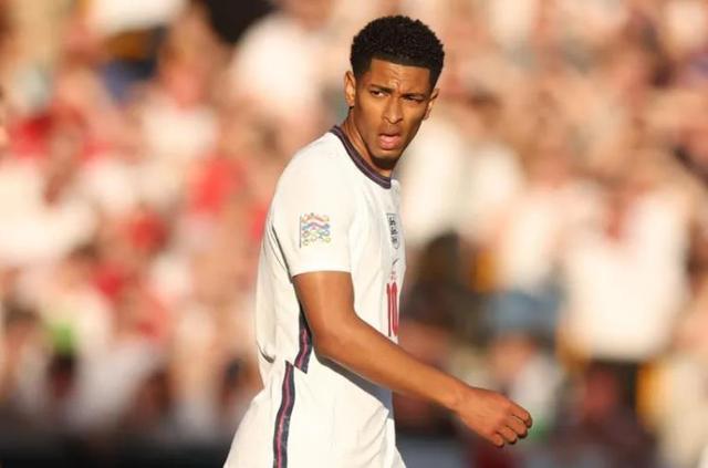 米体：路易斯-恩里克表现欠佳，没把握住这次宝贵的首发机会（米体：路易斯-恩里克发挥不佳，错失宝贵首发良机）