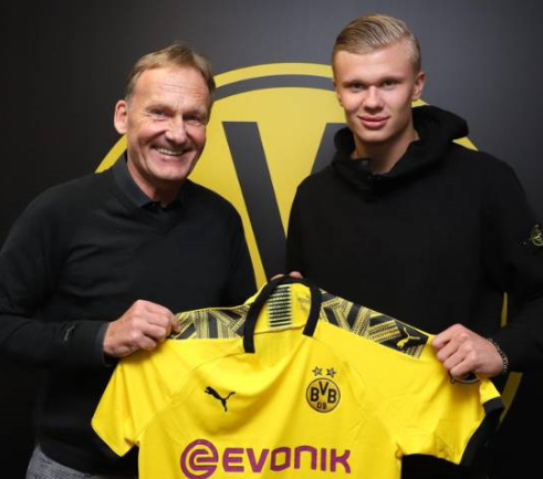 名宿公开夸赞球队新星（传奇球星公开力赞球队新秀）