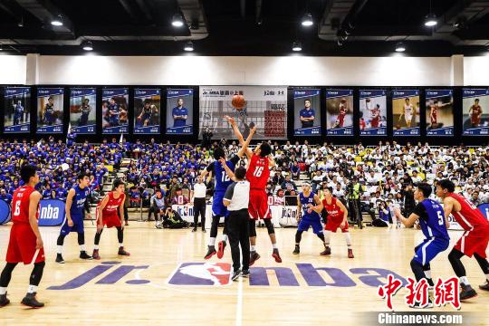 拜仁vs圣保利首发：凯恩领衔！迪亚斯、金玟哉、欧文在列（拜仁对阵圣保利首发公布：凯恩压阵，金玟哉、迪亚斯、欧文先发）