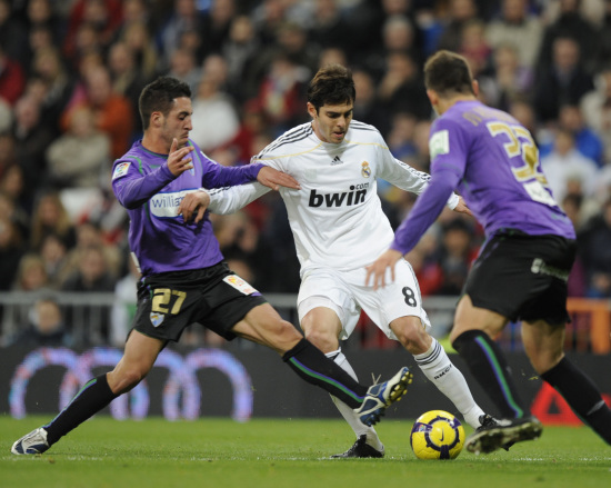 卡雷拉斯：我的位置是左边卫，但能适应教练在任何时候的要求（卡雷拉斯：本职左后卫，随时适应教练安排）