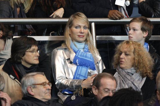 什琴斯尼缺阵，特尔施特根回归！巴萨对阵奥萨苏纳前的门将危机与希望（特尔施特根复出、什琴斯尼缺席：巴萨战奥萨苏纳前的门将危机与曙光）