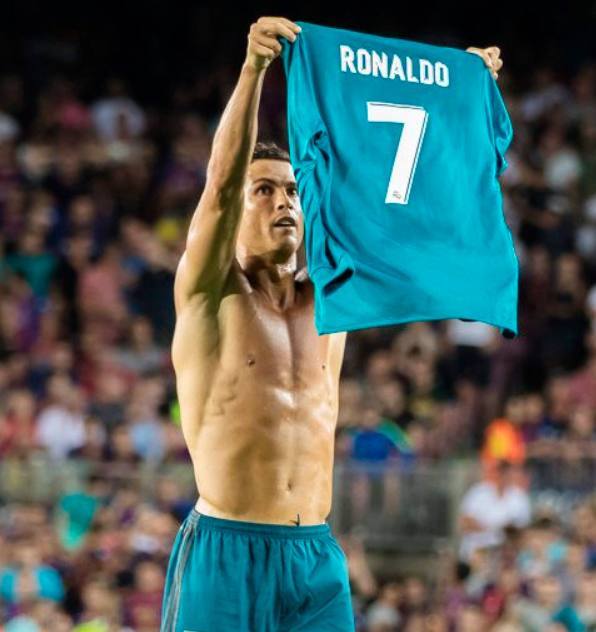 海港发文祝福奥斯卡：艰难时刻会过去，我们与功勋队长同在（海港为奥斯卡送上祝福：困难终将过去，我们与功勋队长并肩同行）