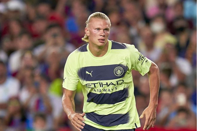 拜仁莱万多夫斯基连续两场梅开二度（拜仁锋霸莱万连场梅开二度）